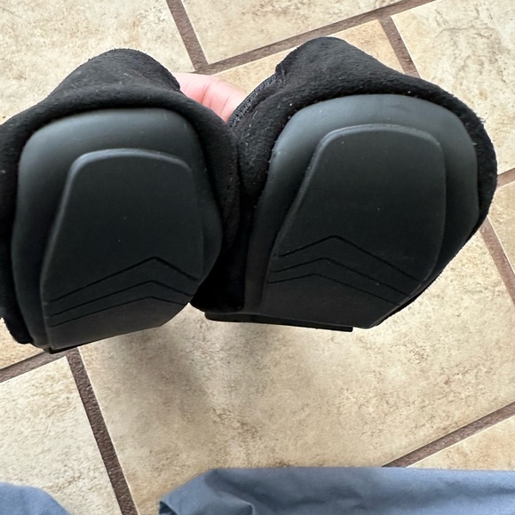 Me Too ballet flats women’s US 7 black velvet - Picture 6 of 6